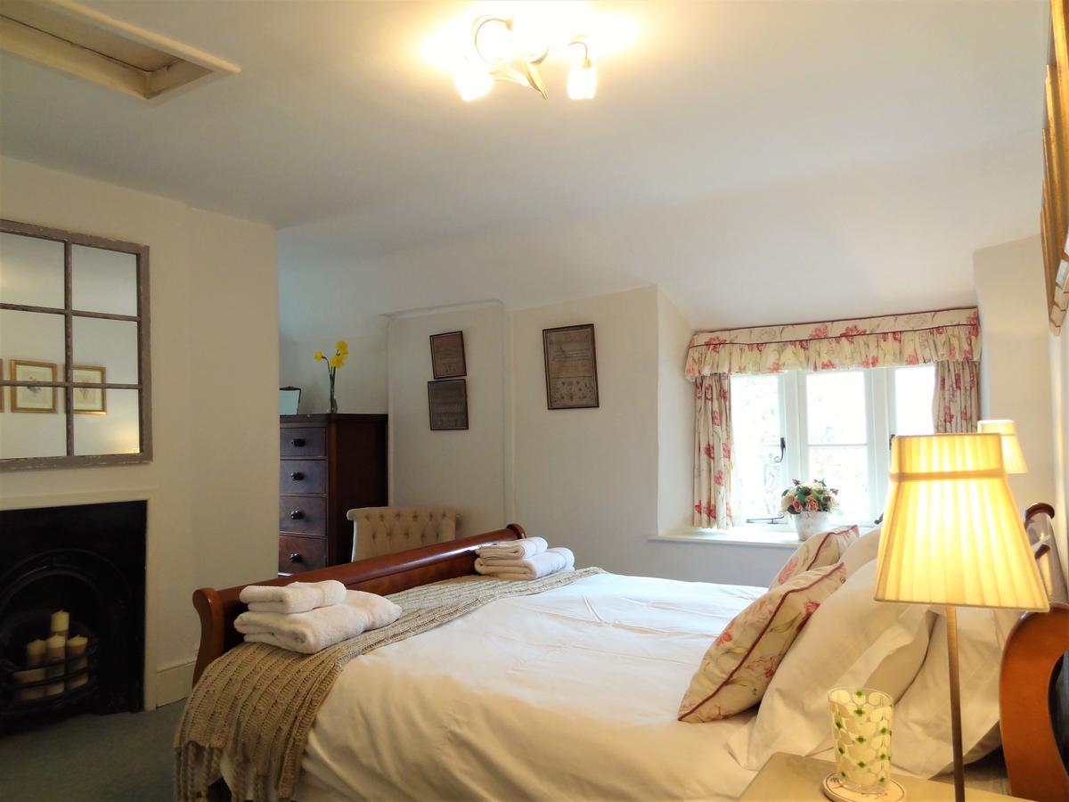 Huxham Farmhouse Panzió East Pennard Kültér fotó
