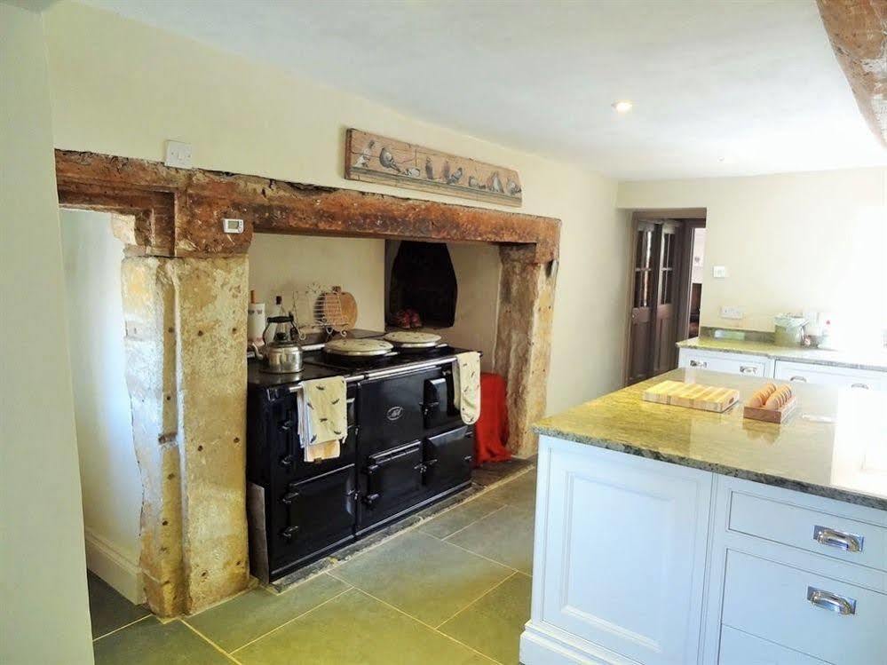 Huxham Farmhouse Panzió East Pennard Kültér fotó